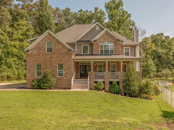 919 Lee Pike, Soddy Daisy, TN 37379