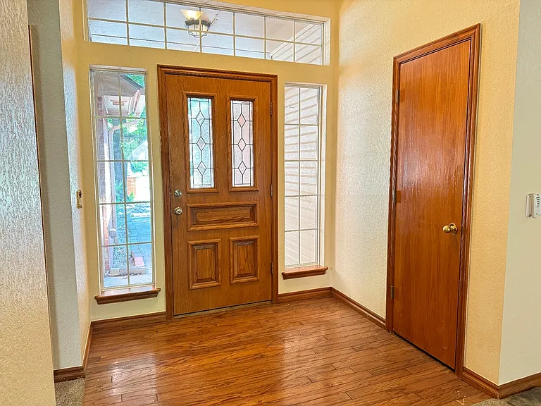 4917 Baker St — Photo 3