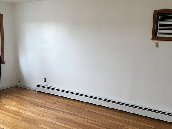 Family room picture 2 of 2