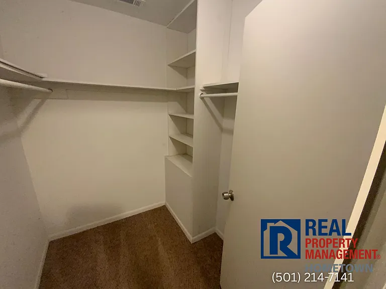 1904 Alberta Dr — Photo 15