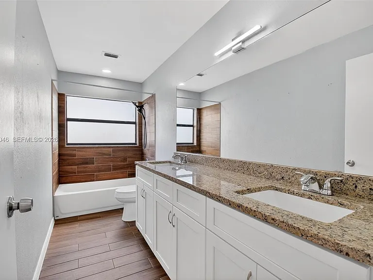 6043 Sunberry Cir — Photo 10