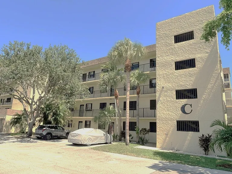 367 S Federal Hwy #C426 — Photo 19