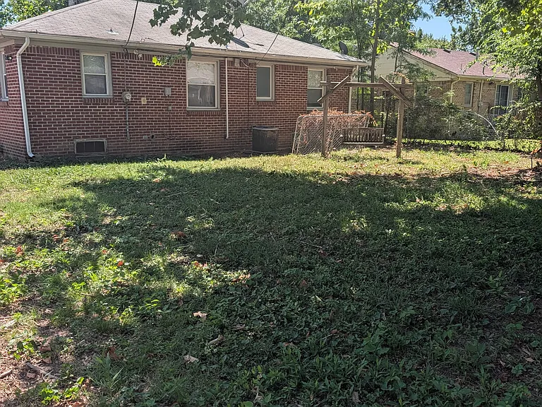 1933 S Old Manor Rd — Photo 10