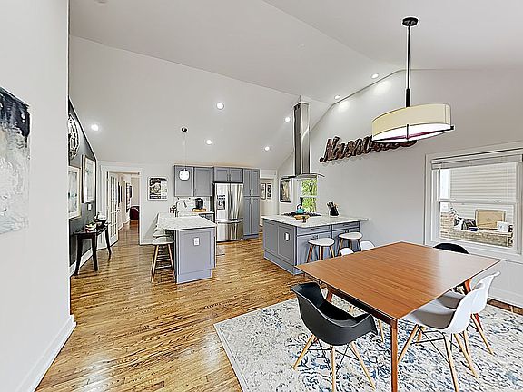 2nd image of 525 Norton Ave