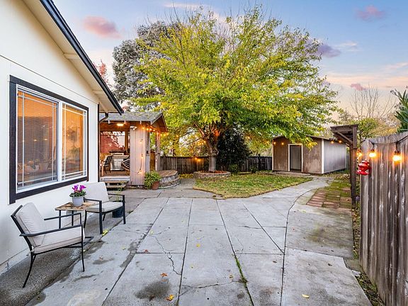 3rd image of 1622 Nancy Court