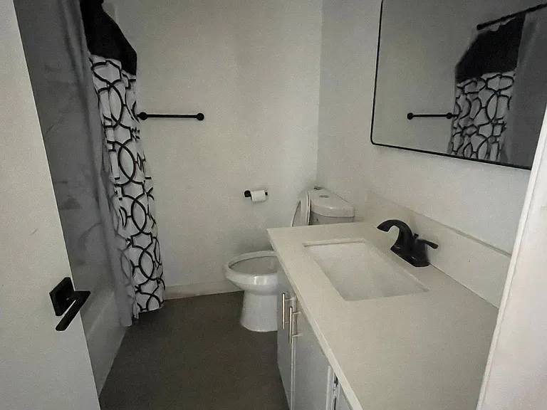 795 Archwood Ave #795 — Photo 10
