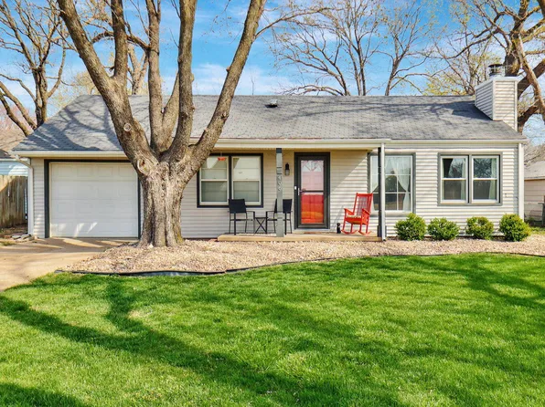 406 E 23rd St, North Newton, KS 67117