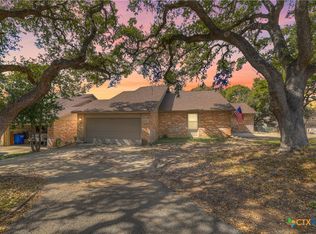 36 Oak Villa Rd, Canyon Lake, TX 78133