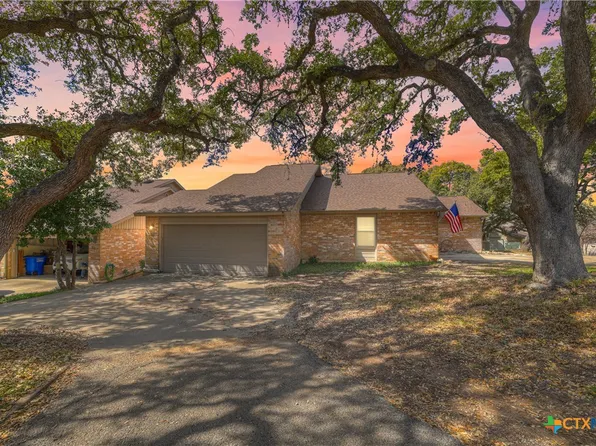 36 Oak Villa Rd, Canyon Lake, TX 78133