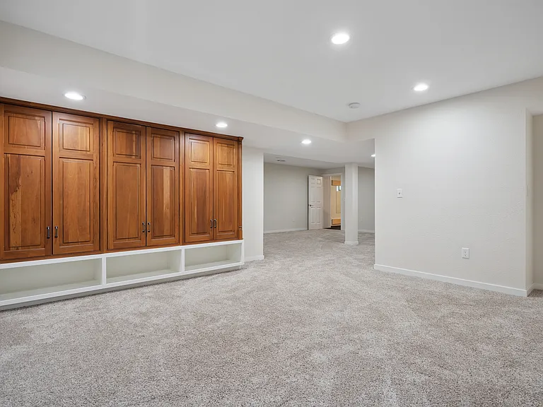 2310 Yorkshire Dr — Photo 15