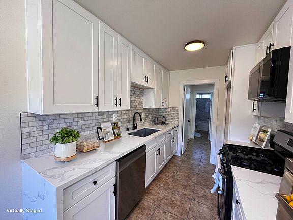 2nd image of 1521 E Canfield Ln APT 9