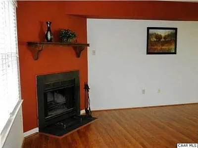 937 Rives St photo 1