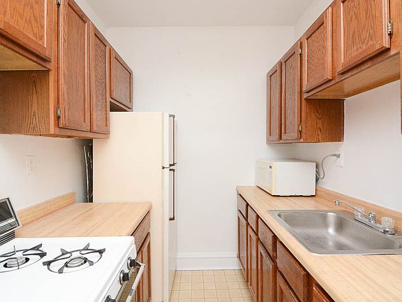 2nd image of 373 Hazel Ave #2D