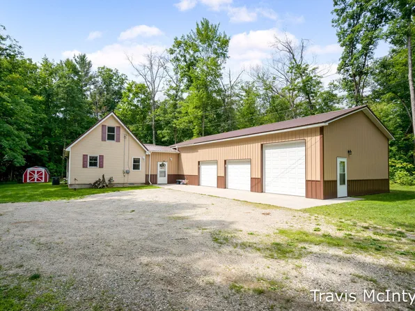 4568 S Croton Hardy Dr, Newaygo, MI 49337