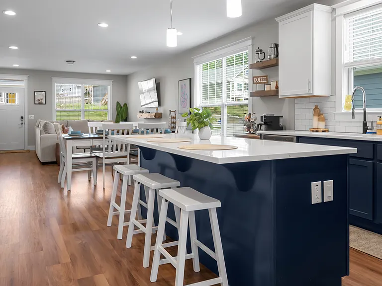 1208 Seven Sisters Ln — Photo 16