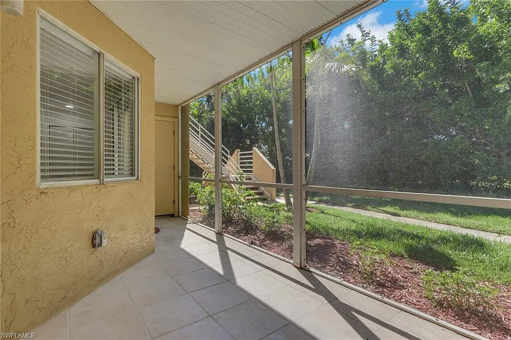 2 bed, 2.0 bath, 980 sqft, $1,950 — Photo 3