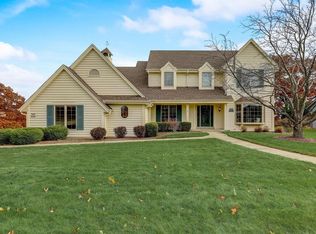 W168N5156 Stonefield Rd, Menomonee Falls, WI 53051