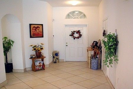 Foyer/Front Entry