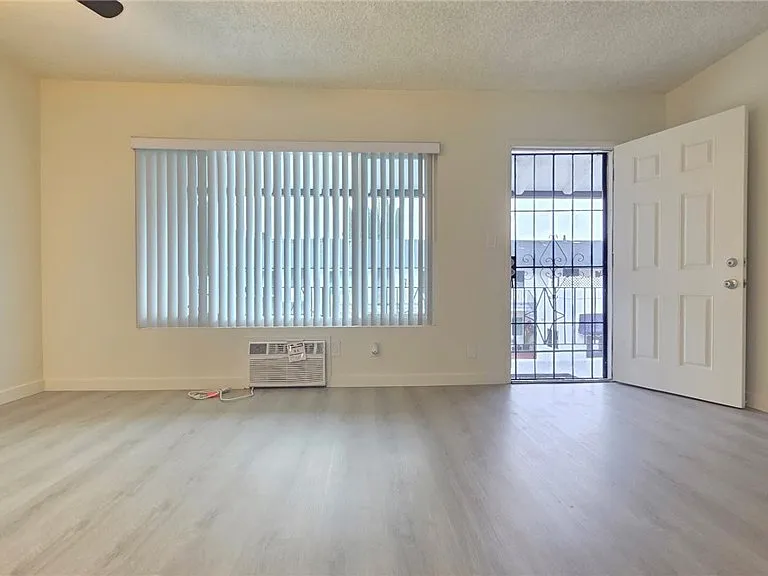 1807 W Sumac Ln #4 — Photo 18