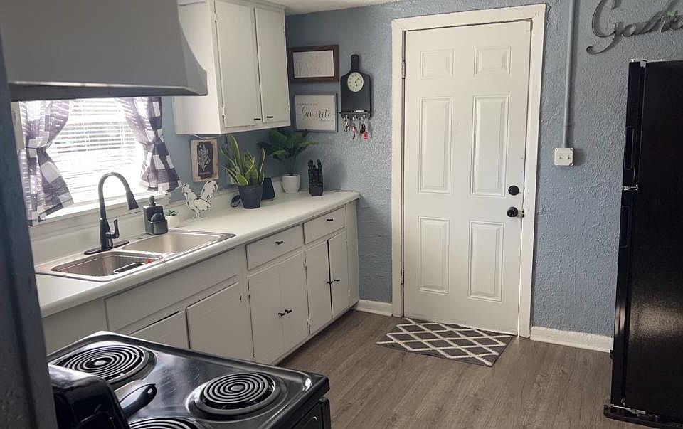 1st image of 9006 W 46th St