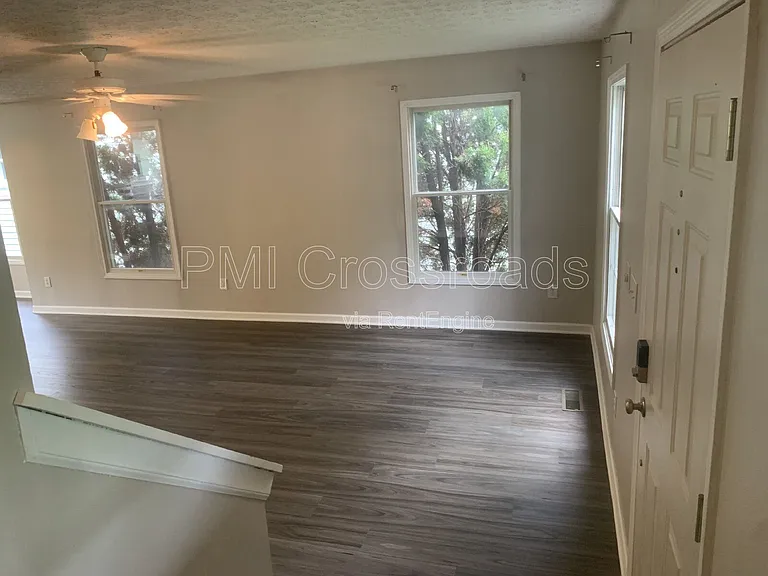8620 Olenbrook Dr — Photo 20