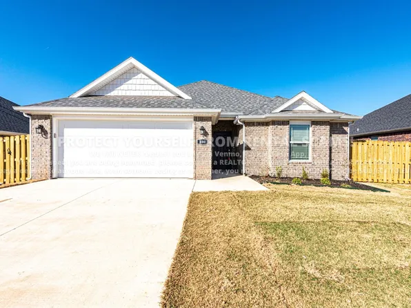 410 Coconut Ln, Centerton, AR 72719