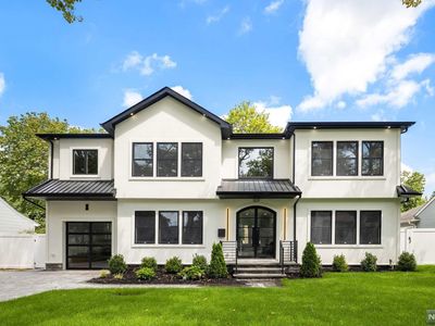 829 Arbor Rd, Paramus, NJ, 07652