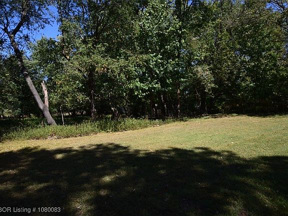 4th image of 806 62nd Hwy