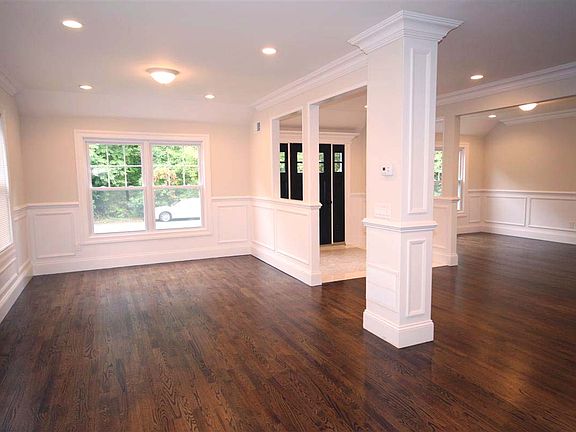 4th image of 236 Woodvale Ave
