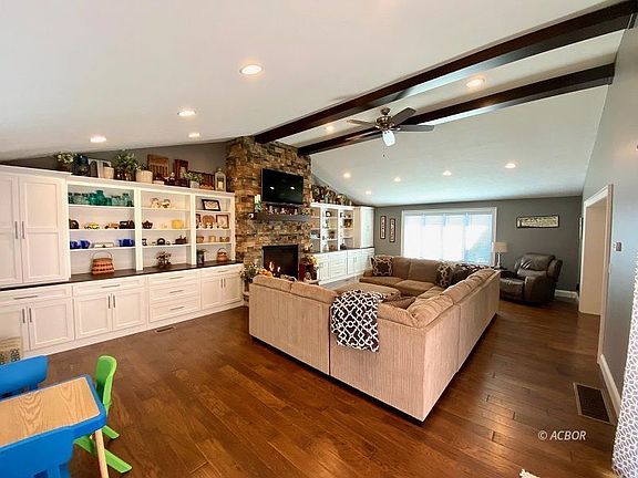 5th image of 177 Hilda Dr