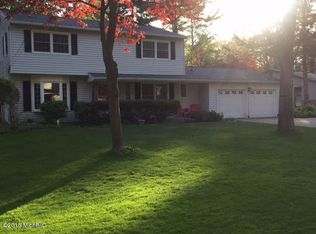 2066 Hillside Dr, Norton Shores, MI