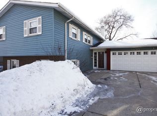 1430 S Fern Dr, Mount Prospect, IL 60056