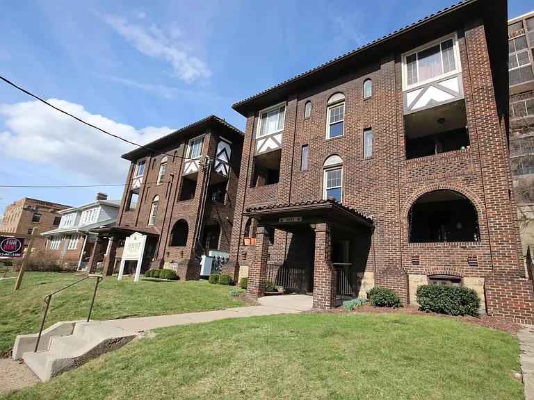 5621 Hobart St — Photo 8