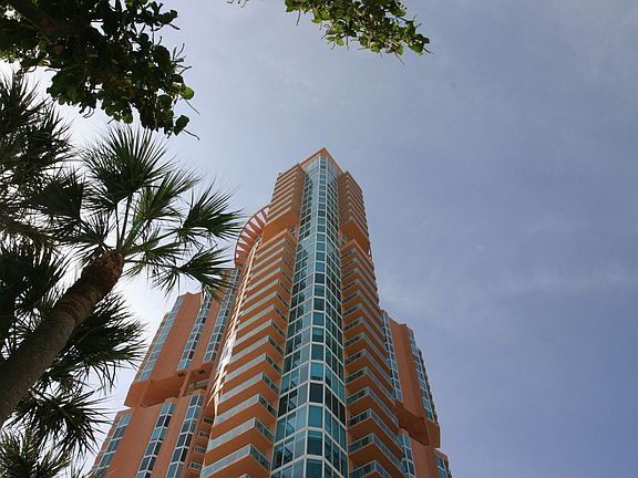 5th image of 300 S Pointe Dr APT 4001