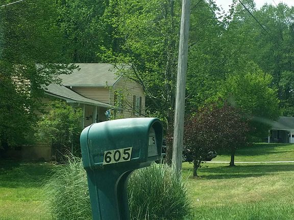 2nd image of 605 Granite Ln