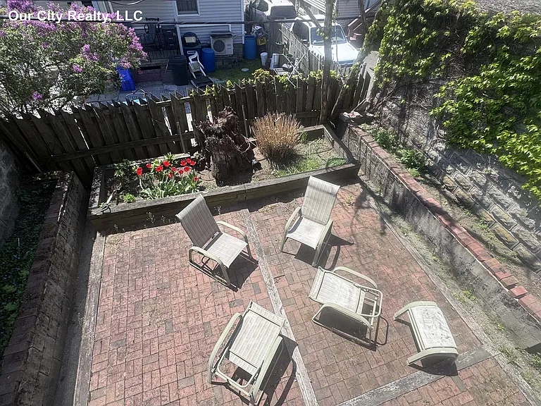 Whitman St — Photo 11