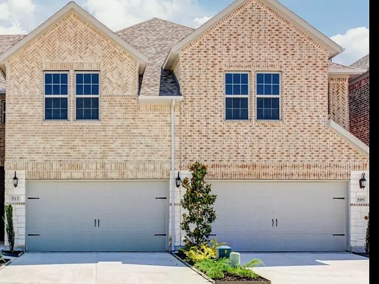513 Hutchinson Ln — Photo 1