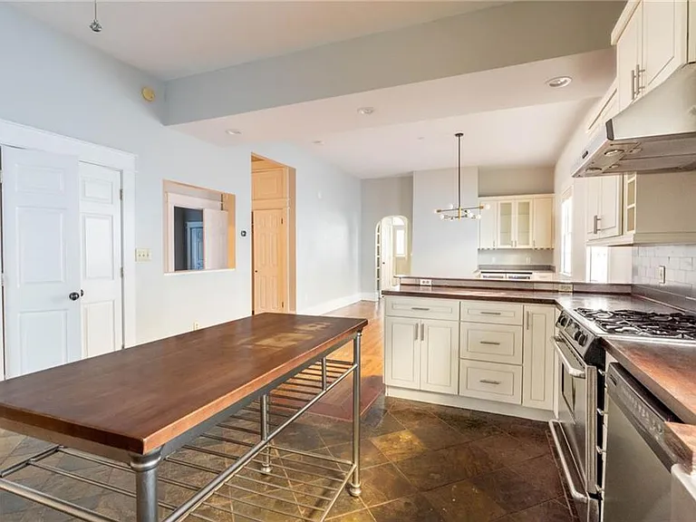 311 Josephine St NE — Photo 13