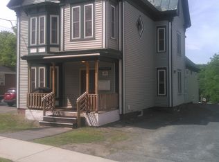 123 Pleasant St #2, Farmington, ME 04938