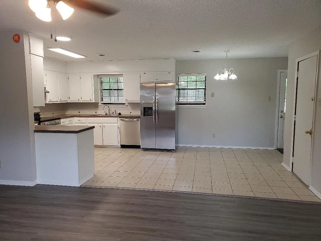 3 bed, 1242 sqft, $1,200 — Photo 2