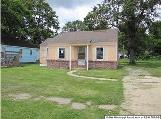 315 Spruce St, Clarksdale, MS 38614