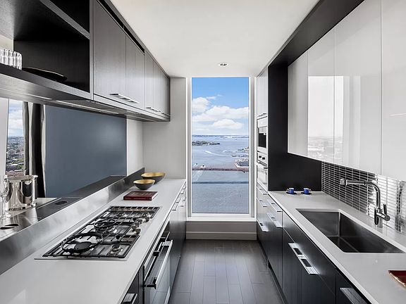 3rd image of 252 South St #35C