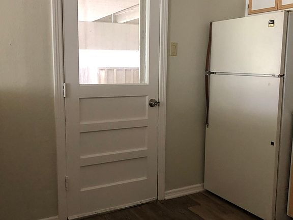 5th image of 805 Pecan Dr