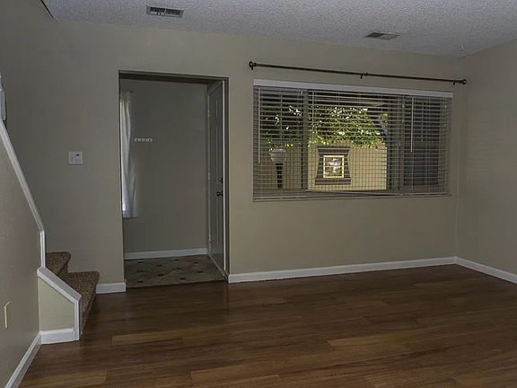 Front door/mudroom/living room