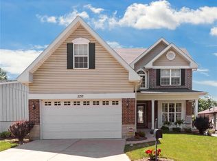 2149 East Dr, Saint Louis, MO 63131