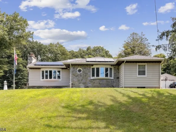 45 Dietrich Ln, North Haledon Boro, NJ 07508