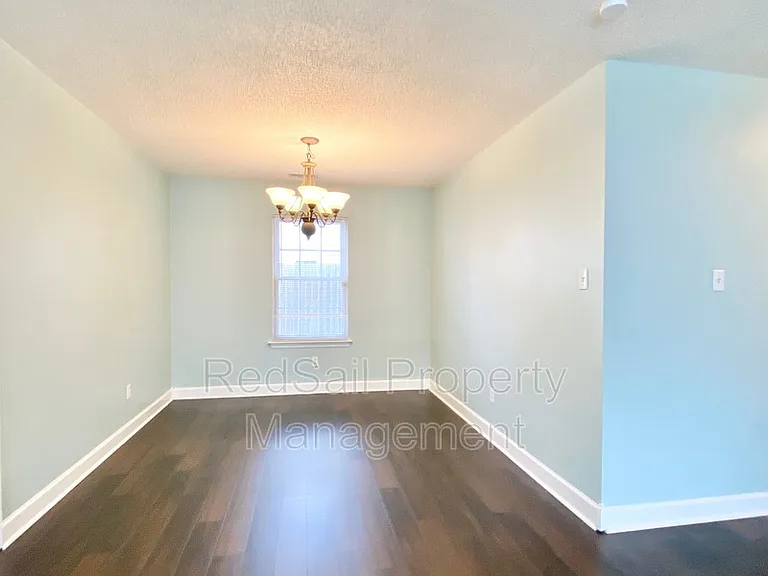 213 N Hunt Club Run — Photo 5