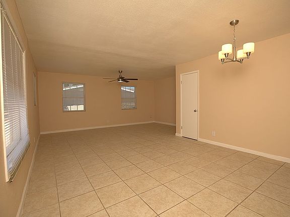5th image of 5125 Saxon Dr