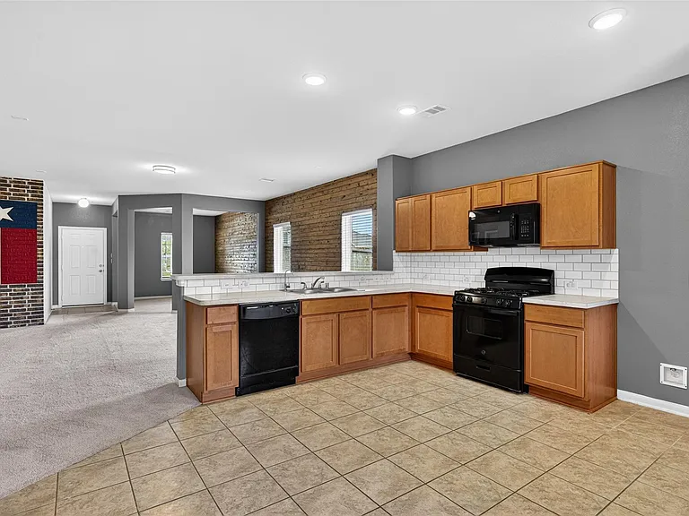 2429 Abbot Brook Dr — Photo 18