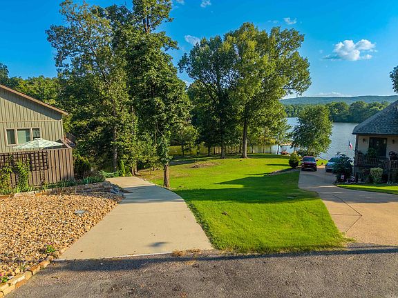 3rd image of 1456 Saint Andrews Dr #Hot